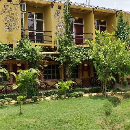 בולפור Roshnai Village Resort מראה חיצוני תמונה