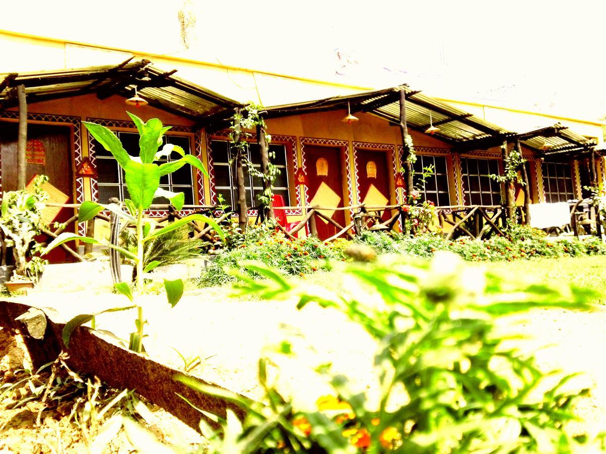 בולפור Roshnai Village Resort מראה חיצוני תמונה