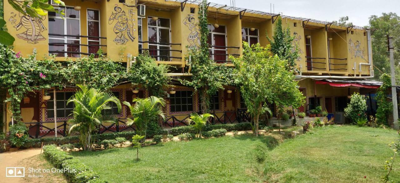 בולפור Roshnai Village Resort מראה חיצוני תמונה